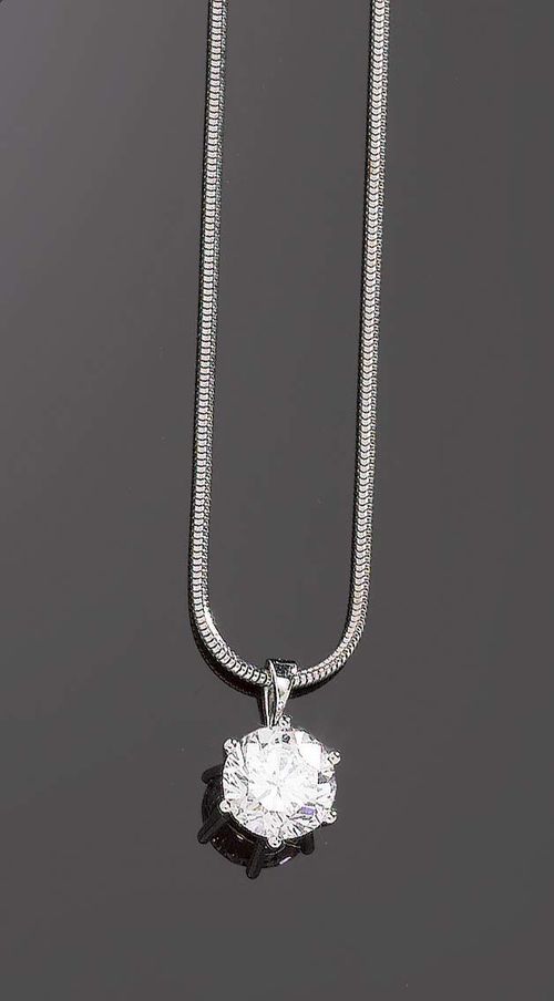 BRILLIANT-CUT DIAMOND PENDANT WITH CHAIN. White gold 750. Classic pendant, set with 1 brilliant-cut diamond of 2.034 ct, G/IF in a 6-prong setting, mounted on a fine snake chain, L ca. 42 cm. With SSEF Report No. 12397, March 2007.
