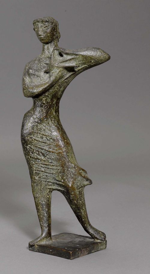 GEORGES OUDOT (1928-2004) Bronze. Standing woman with star. Foundry stamp: A. VALUSANI, signed OUDOT 59. H 46 cm.