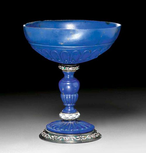 LAPISLAZULI BOWL,Renaissance style, in the style of R. VESTERS (Reinhold Vesters, Erkelenz 1827-1909 Aachen), Germany, end of the 19th century Lapis lazuli and finely painted enamel. H 20 cm. Provenance: Swiss private collection.