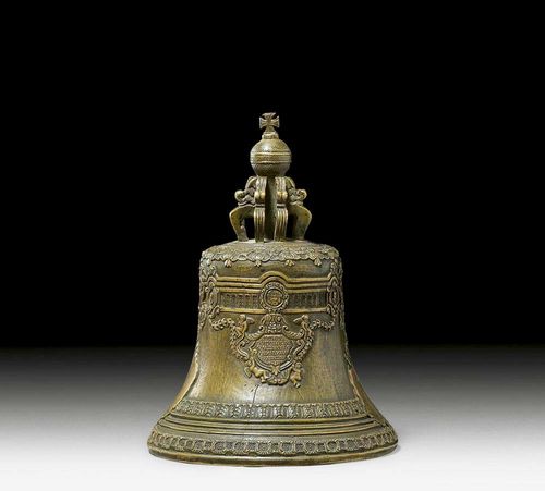 BRONZE BELL,late Baroque, Russia, 19th century. With depiction of Tsars. The handle in the form of an orb. H 11 cm. Provenance: from a German private collection.