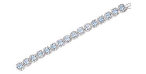 AQUAMARINE AND DIAMOND BRACELET. White gold 750. Decorative bracelet of 16 links, each set with 1 antique-square aquamarine within a border of numerous diamonds. Total weight of the aquamarines ca. 31.00 ct and total weight of the diamonds ca. 2.30 ct. L ca. 18 cm.