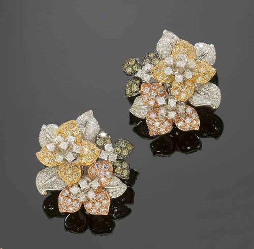 BRILLIANT-CUT DIAMOND CLIP EARRINGS. White gold 750. Very attractive, black, red and yellow rhodinized clip earrings with flower and leaf motifs, entirely set with ca. 476 colourless and yellowish brilliant-cut diamonds totalling ca 6.50 ct.