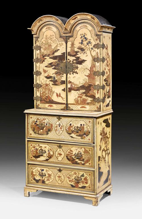 LACQUER BUREAU CABINET, late George II, England, 18th/19th century. Wood lacquered on all sides in "gout chinois". Front with fall-front writing surface above 2 drawers. Richly engraved bronze mounts and drop handles. Some restoration required. 95x54x(open 86)x225 cm.