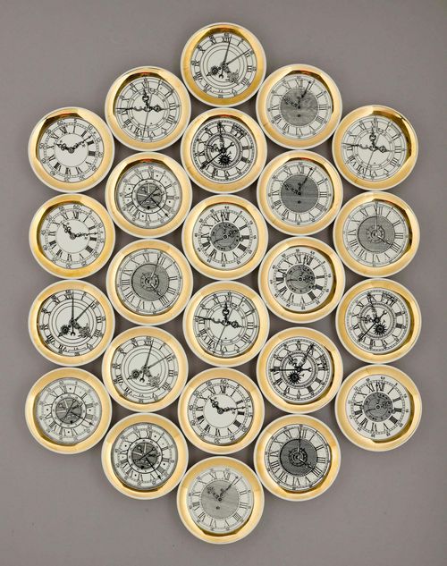 LOT OF 24 BUCIARELLI PLATES,Italy, ca. 1960. Porcelain decorated with dials. D 10.2 cm. 1 original box.