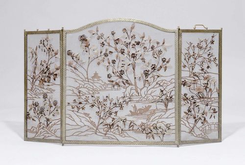 FIREGUARD,Art Nouveau. Brass. Three-part, rectangular fireguard with floral decoration. 150x75 cm.
