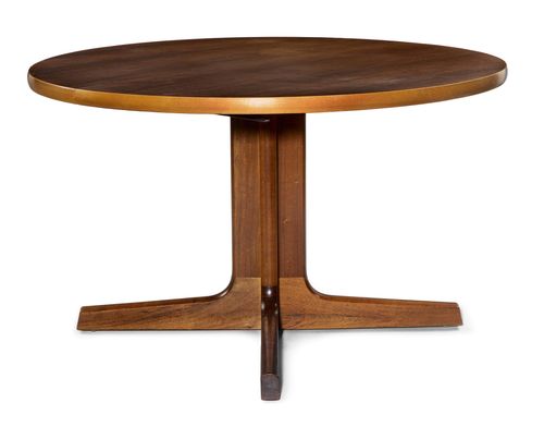 HANS J. WEGNER (1914 - 2007) EXTENDABLE TABLE, circa 1960 Teak. D 120, H 72 cm. 2 extensions of 50 cm.