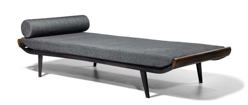 DICK CORDEMEIJER DAYBED, "Cleopatra" model, designed in 1953, for Auping. Blackened metal and dark fabric. 196x83x37 cm. Ca. 1970.