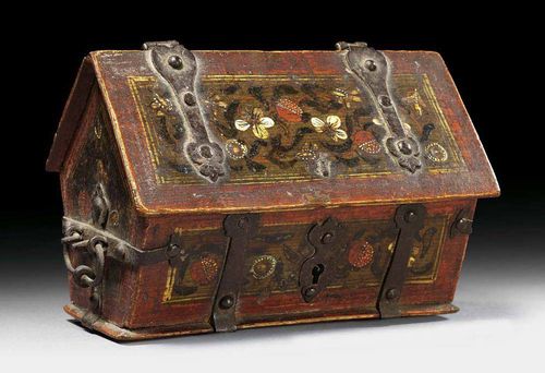 SMALL PAINTED GABLED COFFER, Baroque, Mainz circa 1600. Wood painted on all sides with bright flowers and leaves on red ground, with gable-shaped lid. Fine iron bands and iron handles. Inscribed verso "Charlotta Dorsia" (?). 17x10x11 cm. Provenance: Private collection, Basel