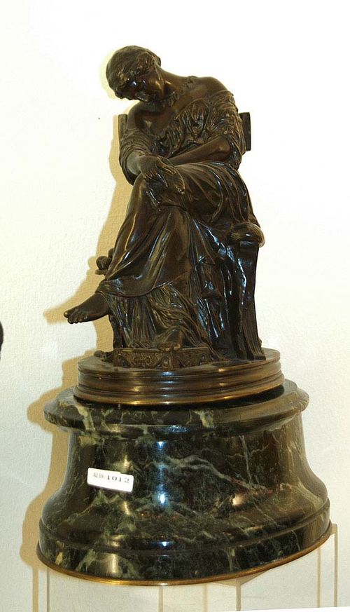 CAVELIER, I. (Pierre Jules Cavelier, 1814 Paris 1894), Paris circa 1880. Burnished bronze figure of sleeping Penelope on turning oval "Vert de Mer"-plinth. Signed. I. CAVELIER, with foundry mark H with plinth 38 cm. Provenance: Private collection, Germany.