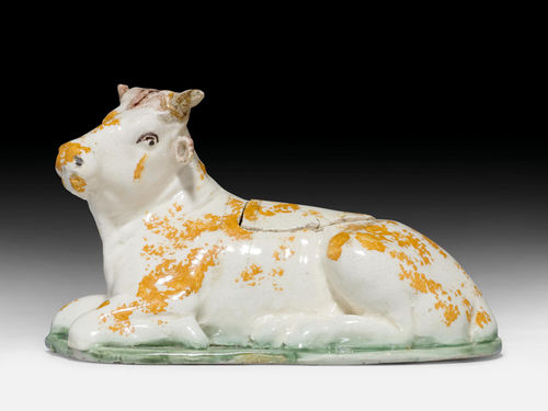 SMALL RECLINING COW WITH COVER 'Pratt-type Cow creamer',