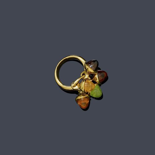 GEMSTONE RING, TAMARA COMOLLI. Yellow gold 750. Mikado. Decorative ring with 5 pendants, set with gemstones such as peridot, citrine, tourmaline and garnet. Size ca. 55.