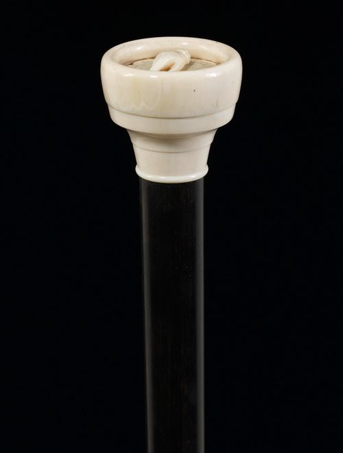 A WALKING STICK WITH ADJUSTABLE KNOB,