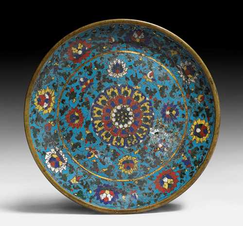 A TURQUOISE GROUND CLOISONNÉ ENAMEL DISH DECORATED WITH LOTUS SCROLLS.