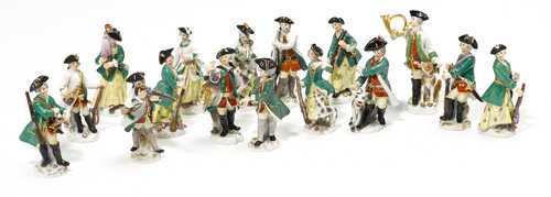 LOT OF 16 MINIATURE FIGURES OF 9 MALE HUNTERS AND 7 FEMALE HUNTERS,
