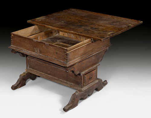 A CHEST TABLE,