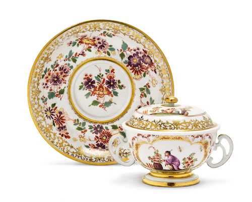 CHINOISERIE ECUELLE WITH LID AND TRAY