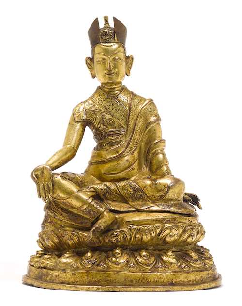 鎏金銅合金薄胎錘鐵第十三世噶瑪巴像。