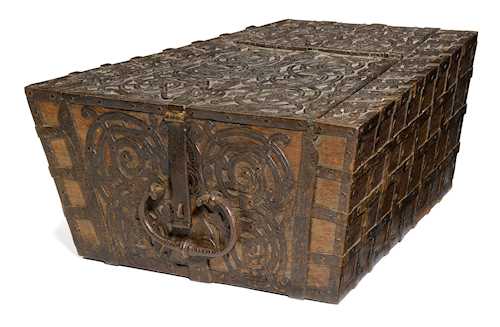 CARRIAGE CHEST