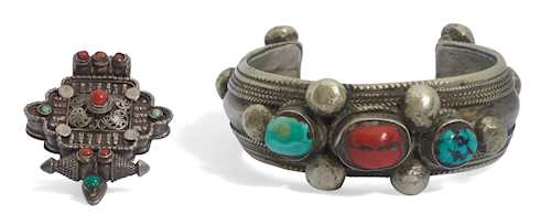 BRACELET AND SMALL AMULET CONTAINER.