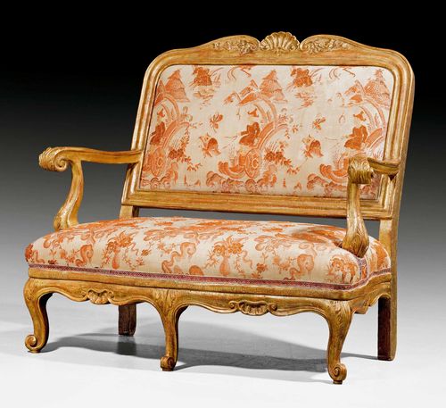 SMALL CANAPE,Regence, Paris circa 1740. Finely carved and gilt beech. Orange/beige silk velour cover with chinoiserie motifs. 92x45x35x89 cm.