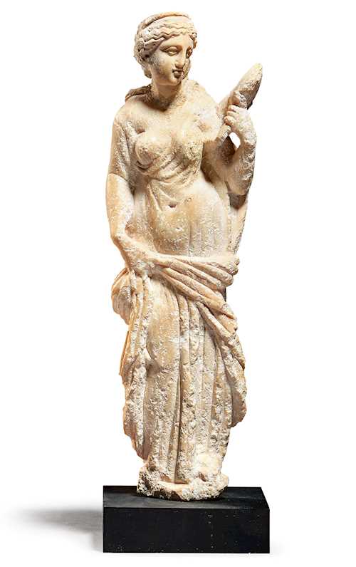 STATUETTE OF VENUS STANDING AND HOLDING A MIRROR IN HER HAND