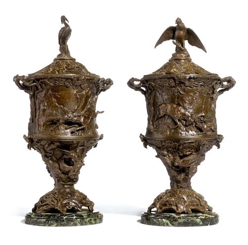 PAIRE DE VASES, SUJET DE CHASSE. Darkly patinated bronze. The vase signed P.J. MÊNE. Workshop of P.J. Mêne (1850-1879). H including stone base 39 cm.