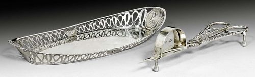 WICK TRIMMER WITH TRAY. Nuremberg, 1808/18. Maker's mark: Georg Ludwig August Krauss. L: 20 cm. Wt: 180 g.