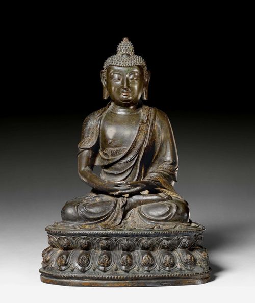 A BRONZE FIGURE OF THE MEDITATING BUDDHA AMITHABA. China, Ming dynasty, height 35 cm. Traces of lacquer gilding.