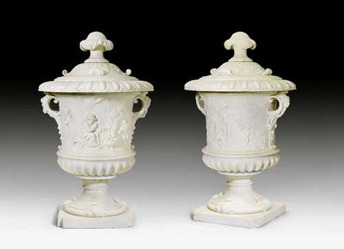 PAIR OF IMPORTANT VASES WITH LIDS "AUX CHASSEURS", Louis XVI, probably German ca. 1800. "Carrara" marble, exceptionally finely carved. H 225 cm. Provenance: - former Collection Hackwood Park Castle, England. - private collection, France.