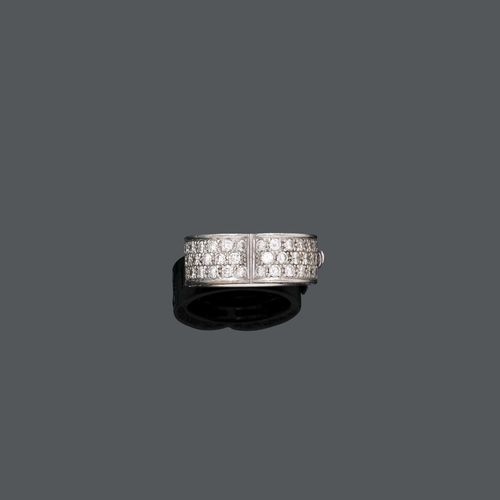 DIAMOND RING. White gold 750, 16g. Set with brilliant-cut diamonds, totalling ca. 1.50 ct. Size ca. 55.