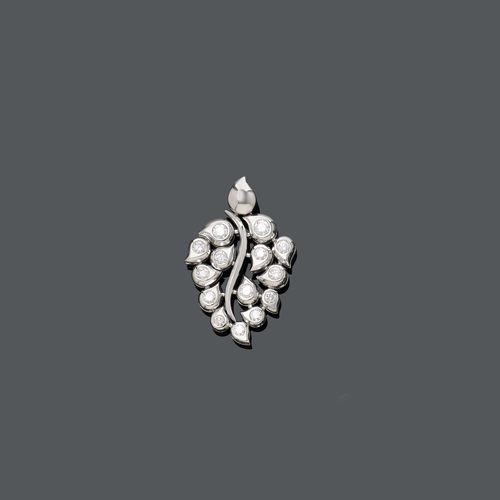 DIAMOND PENDANT, BY TAMARA COMOLLI. White gold 750, 21g. Model Snowflake Leaf.  Set with 14 black and 14 white brilliant-cut diamonds, weighing ca. 4.20 ct. Ca 4,5 x 3,8 cm.