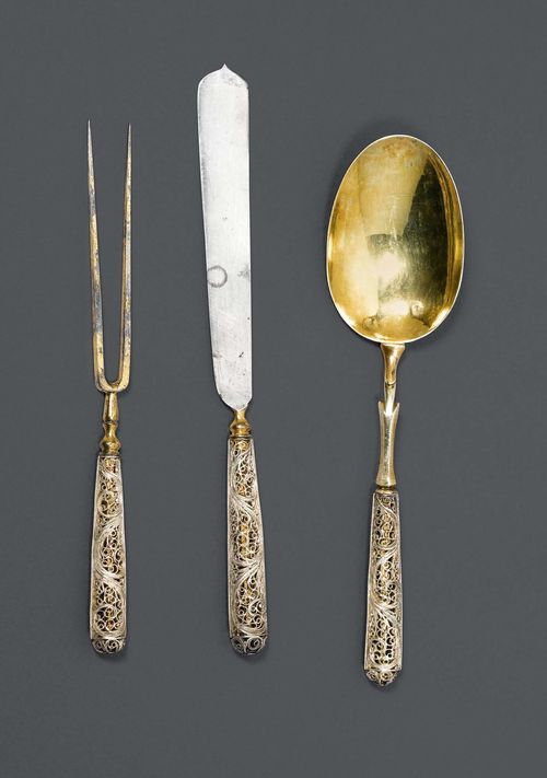 CHILDREN'S CUTLERY IN CASE,Parcel gilt. Augsburg, 1696-1705. Maker's mark not identified. Comprising: fork, spoon and knife. With case. Spoon 29 g (without fork and knife).