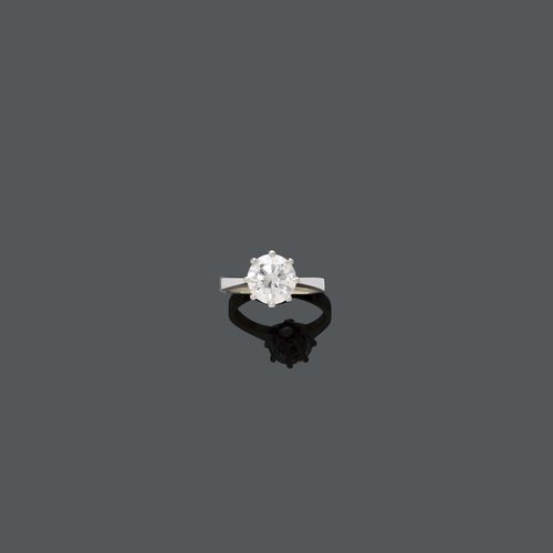 DIAMOND RING, ca. 1950. White gold 750. Set with a brilliant-cut diamond of ca. 2.50 ct, ca. G-H/SI1. Size ca. 54.