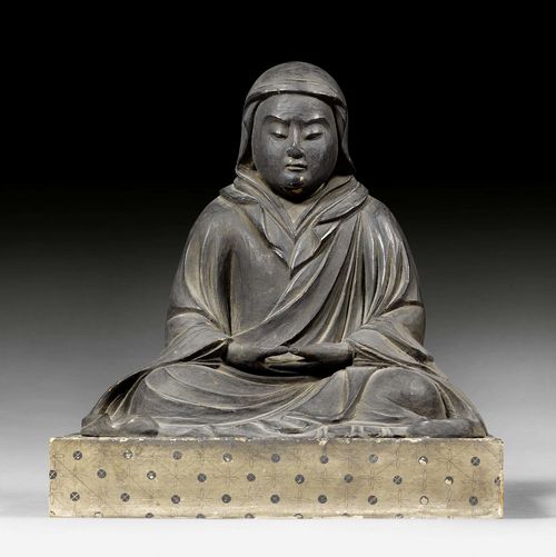 A PAINTED WOOD SCULPTURE OF THE SEATED DENGYO DAISHI, FOUNDER OF THE TENDAI SCHOOL. Japan, datet 1804, height 24.2 cm. Inscription. Light cracks.