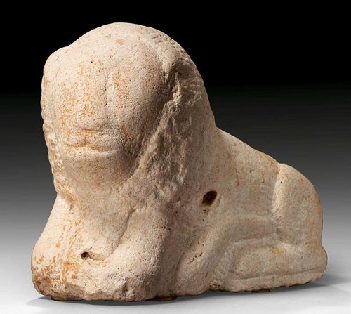 LIMESTONE FIGURE OF A LION,central Italy, probably Ravenna, 11th century. Stylized lion, probably once part of a throne. H 22 cm, L 26 cm. Provenance: - From an Italian noble collection. -Galerie Bader, Lucerne. -Swiss private collection.