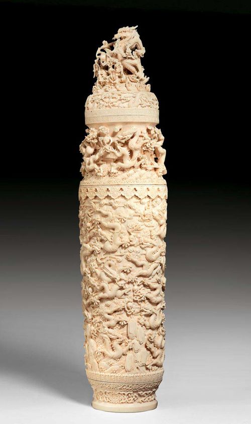 AN EXCELLENT IVORY VASE AND COVER CARVED WITH FIVE CLAWED DRAGONS. China, late Qing dynasty, height 60 cm. Very minor chips.