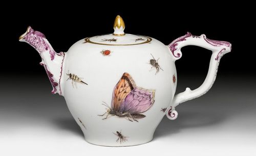 SMALL TEAPOT WITH OMBRE INSECTS,