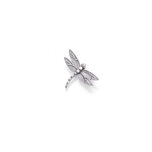 DIAMOND AND GOLD BROOCH, TIFFANY & Co. White gold 750. Decorative, small brooch designed as a dragonfly, the body decorated with 2 brilliant-cut diamonds weighing ca. 0.08 ct, the wings matte-finished. Signed Tiffany & Co. Ca. 3 x 2 cm. With Tiffany packaging.