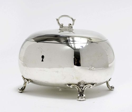 BOX WITH COVER,Vienna ca. 1890. Maker's mark: Vincenz Czokally. Egg-shaped body with four scroll feet. H 12.6 cm, 462 g.