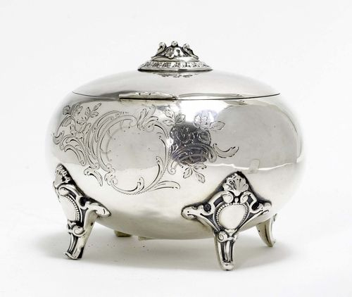 BOX WITH COVER,Germany, end of the 19th century. Maker's mark: Wilhelm Binder. H 10.4 cm, 246 g.