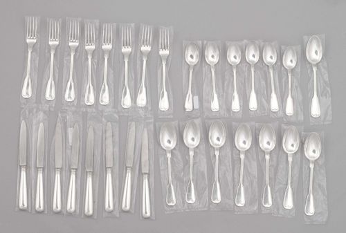 SMALL DESSERT CUTLERY SET,Switzerland, 20th century. Manufactory: Jetzler. Fillet-patterned. Comprising: 8 dessert spoons, 8 dessert forks, 8 dessert knives, 6 coffee spoons. 30 items in total. Total weight (excluding knives) 840 g.