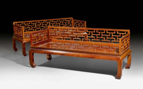 AN OPENWORK CARVED HARDWOOD LUOHAN BED.