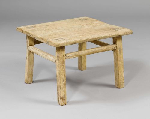 SALON TABLE, in the rustic style. Hardwood. Rectangular top. Interconnected legs. 58x64x45 cm.
