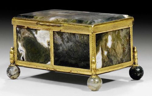 A MOSS AGATE BOX WITH GILT METAL MOUNT