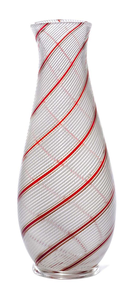 DINO MARTENS (1894 - 1970) VASE, c. 1950 for Aureliano Toso White glass with red spiral decoration. H 27 cm.