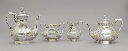 COFFEE AND TEA SET, London 1852/53. Maker's mark: E. & J. Barnard. Eight-sided, engraved with flowers and rocailles on all sides. Matching base. Comprising: teapot, cream jug, sugar bowl and silver-plated coffee pot. H teapot 20 cm. Total weight: 1210 g.