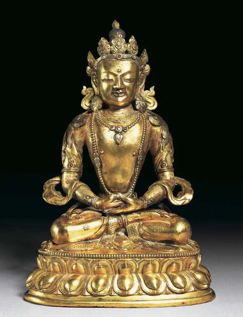 AMITHAYUS. Fire-gilded bronze, the body was originally gilded in a cold process. Seated in a meditative posture, Kalasha missing. Beautifully engraved clothing hems and well modelled face. Sino-Tibetan, 18th century. H 20 cm.