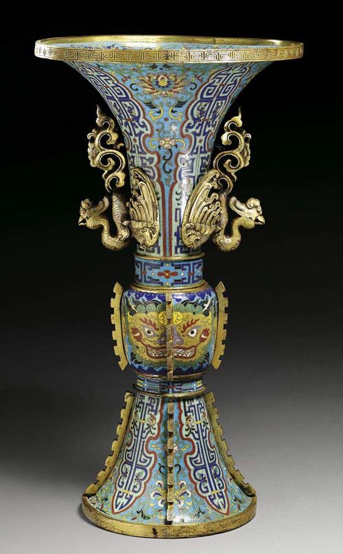 CLOISONNÉ "GU" TYPE VASE WITH TURQUOISE GROUND. The bronze with slight gilding. China, Qianlong period, H 48 cm.