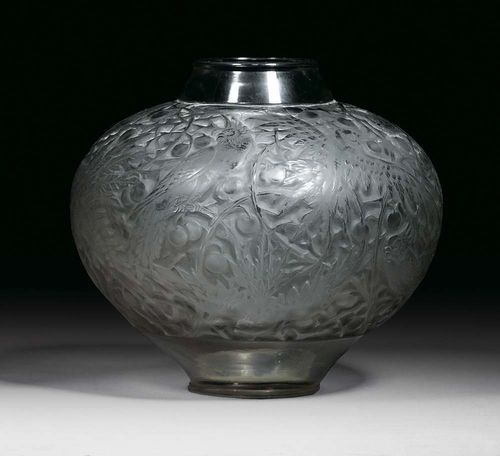 VASE "Aras", R. Lalique, ca. 1930. Colourless glass with grey patina, mould pressed parrot decoration, base inscribed R. Lalique France, H. 23 cm.
