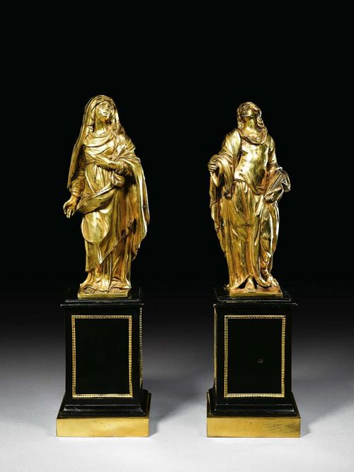 PAIR OF GILT BRONZE FIGURES, Early Baroque, Northern Italy, 17th century. Gilt bronze. Depicting Mary and Joseph. On beaded and ebonised wooden pedestals with gilt bronze plaque. H 43 cm. Provenance: from an Italian collection.